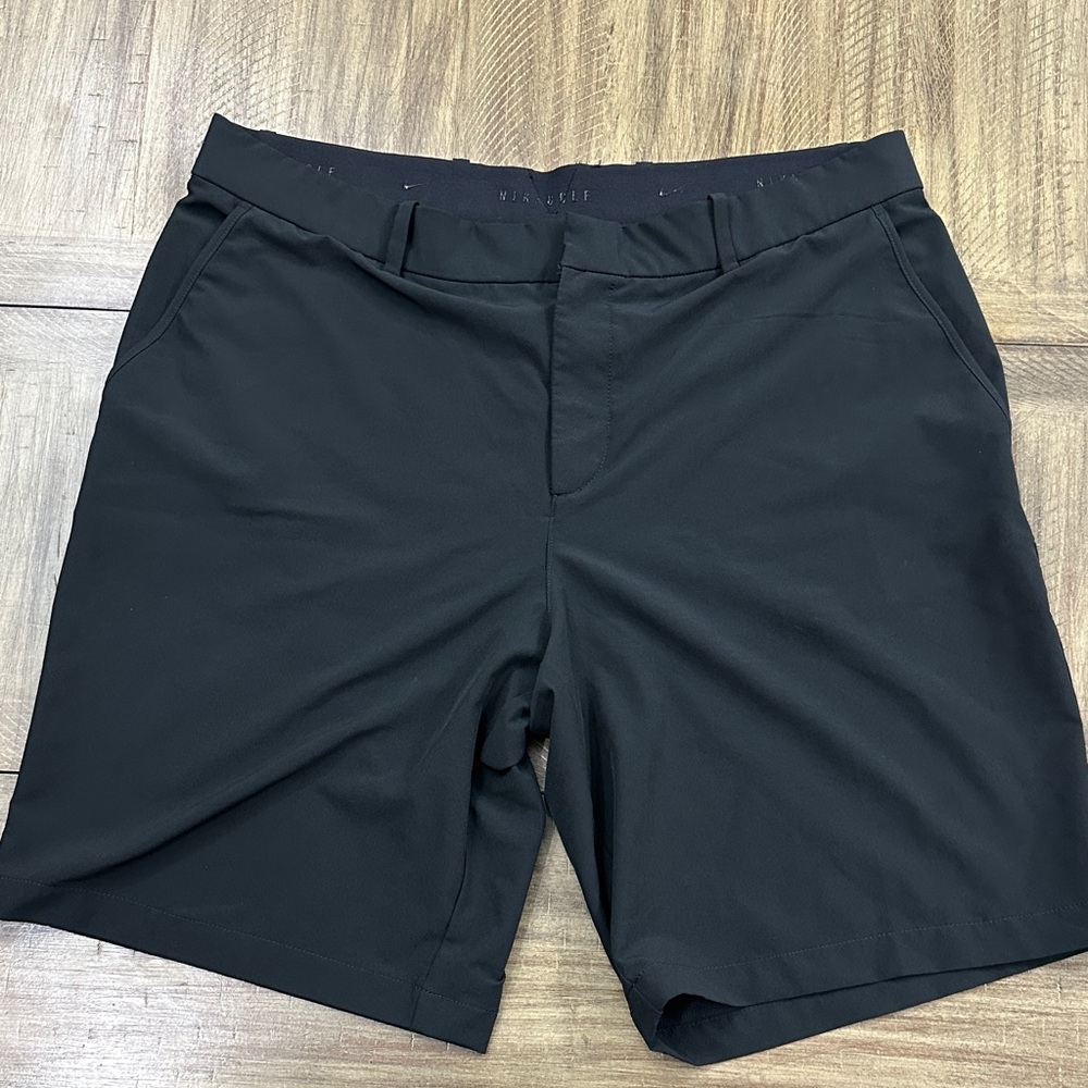 Nike Black Flat Front Men's Golf Shorts